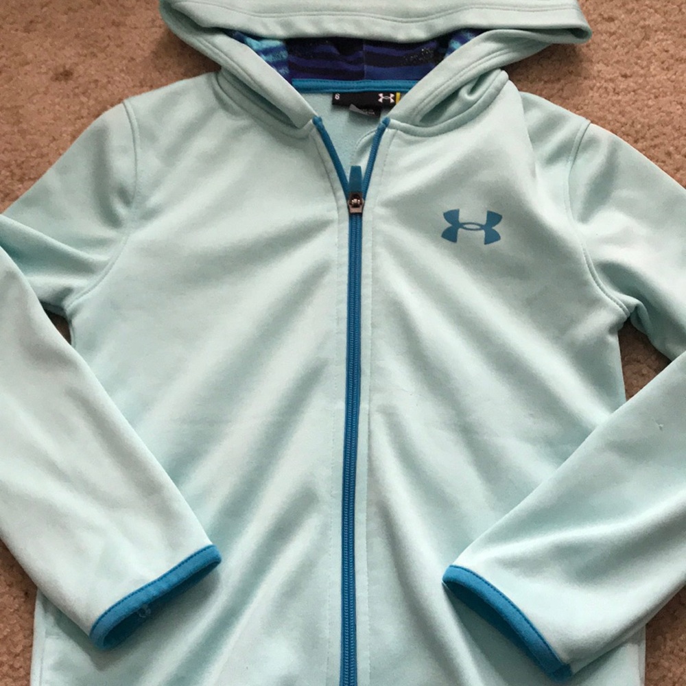 Girl’s Under Armour zip up hoodie size 6